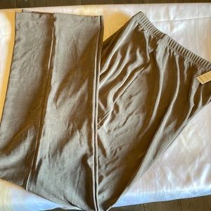 Chico’s Travelers No Tummy Pant Deep Taupe. Size 16/18R
